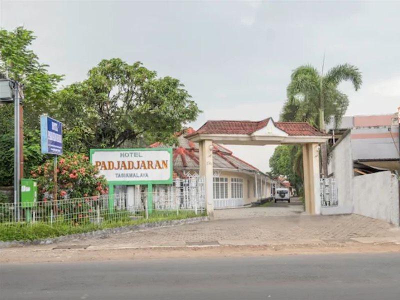 Super Oyo 2346 Hotel Padjadjaran 1 Tasikmalaya Exterior foto